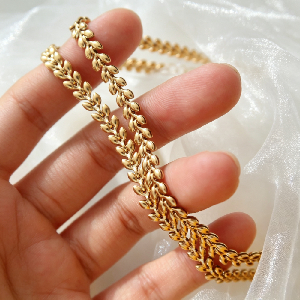 Women's Stainless Steel Heart Shaped Wheat Leaf Necklace, Casual Style